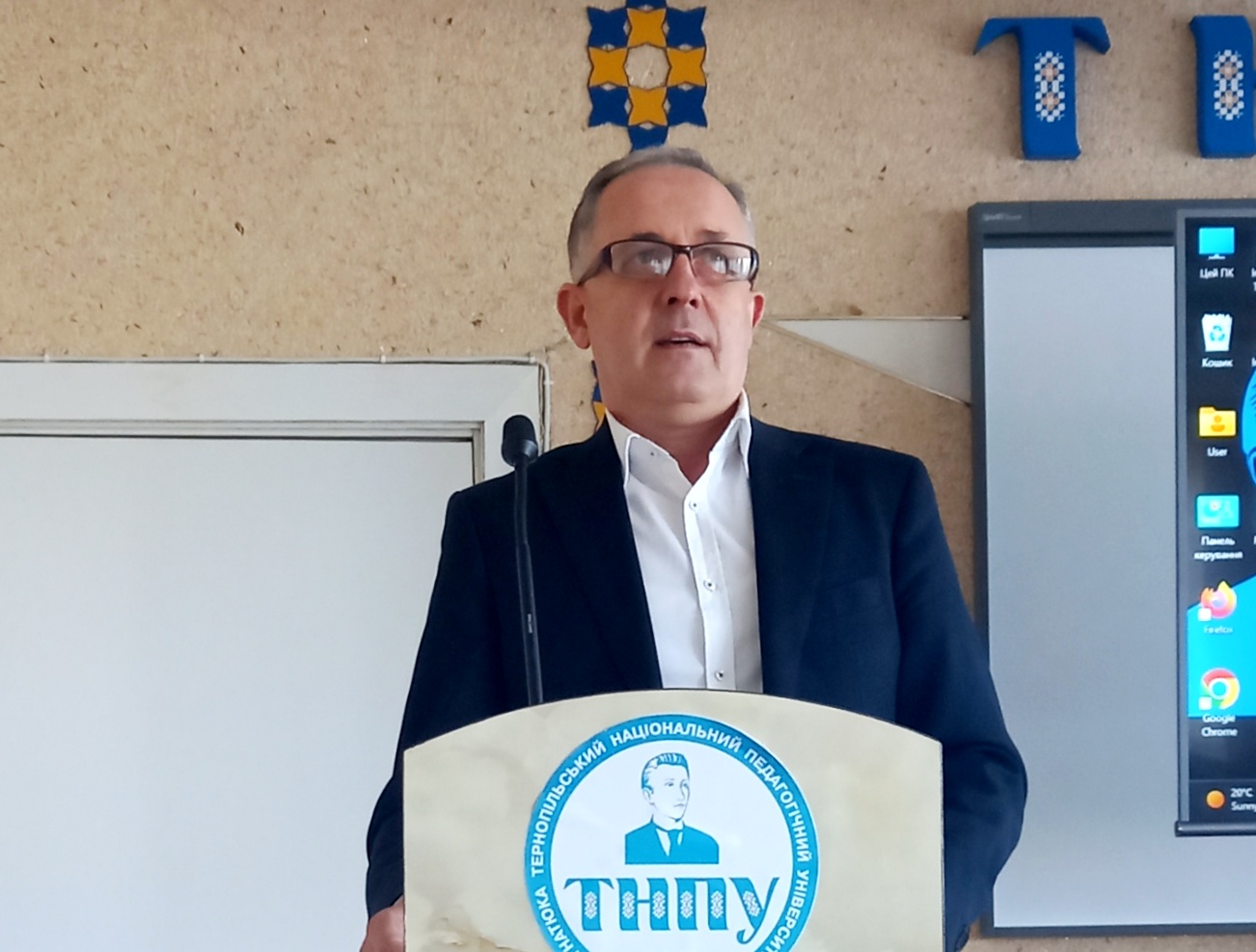 Доповідає Іван Каплун.jpg